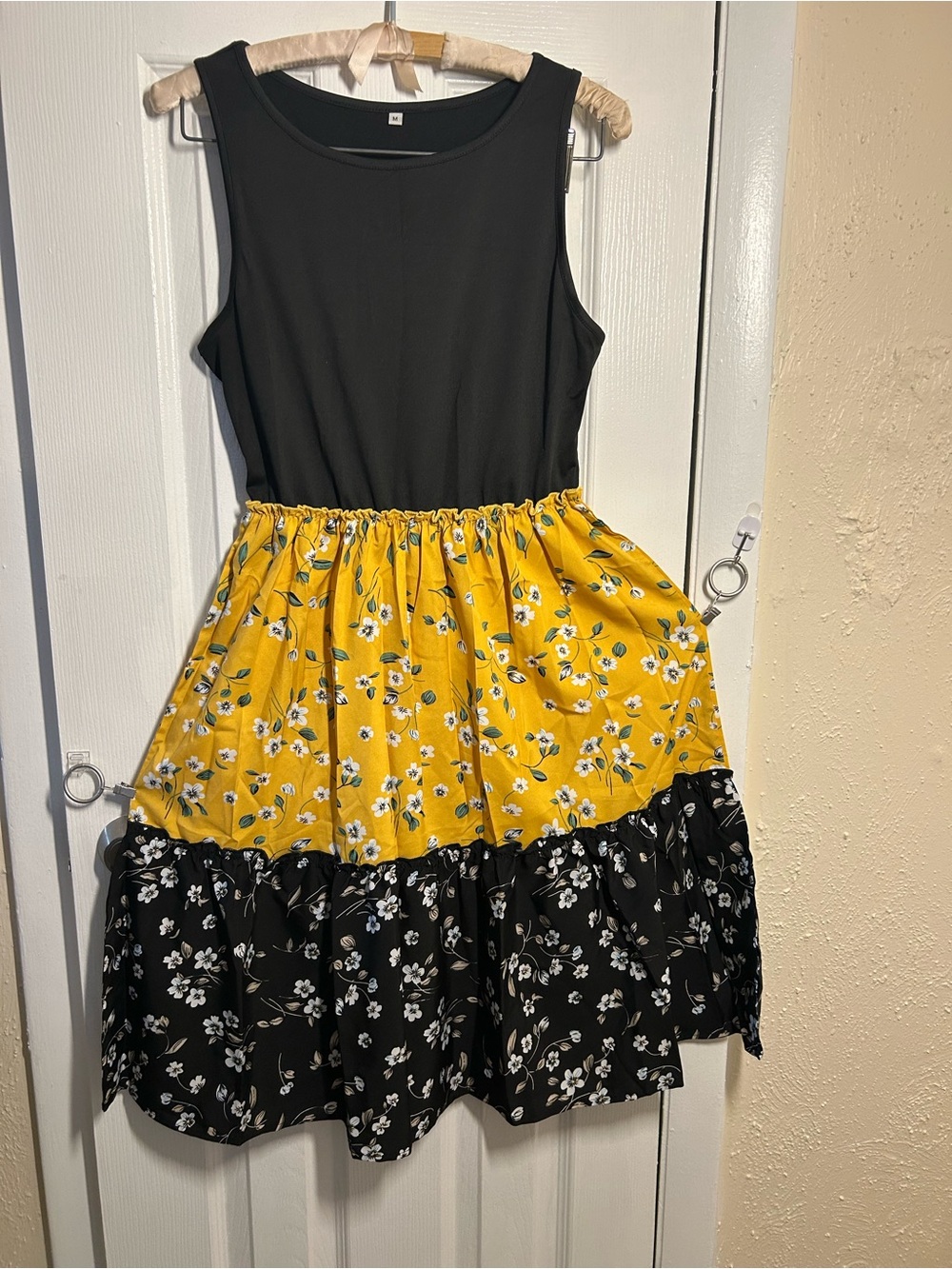 Women’s Colorblock Floral Tiered Dress Sleeveless Crew Neck Boho Mini Size M - Picture 2 of 8